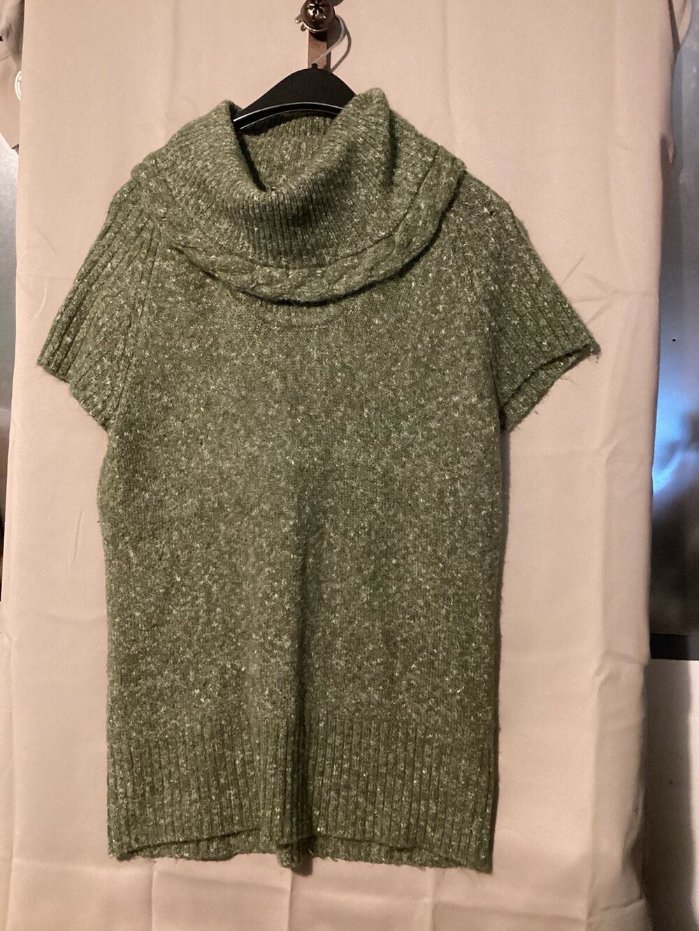 Vintage Women’s Cowl Neck Sweater Short Sleeve Tight Knit Size Small Green